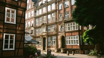 The 1990s trends that keep coming back